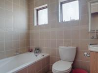 Bathroom 2 - 6 square meters of property in Silver Lakes Golf Estate