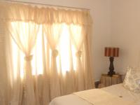 Main Bedroom - 15 square meters of property in Erand Gardens