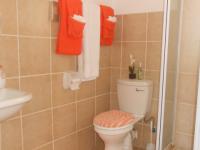 Main Bathroom - 4 square meters of property in Erand Gardens