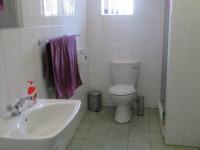 Bathroom 1 - 7 square meters of property in Dunnottar