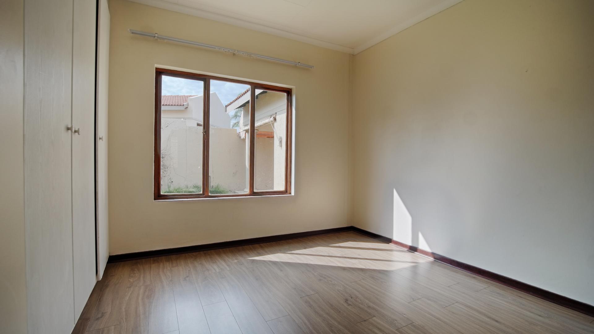 Bed Room 2 - 13 square meters of property in Silver Lakes Golf Estate