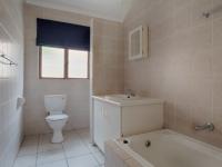 Bathroom 1 of property in Silver Lakes Golf Estate