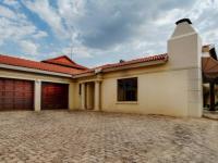 Front View of property in Silver Lakes Golf Estate