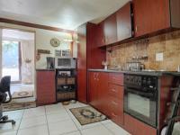 Kitchen - 30 square meters of property in Constantia Glen