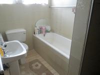 Main Bathroom - 11 square meters of property in Rynfield