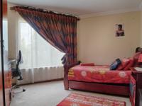 Bed Room 2 of property in Willow Acres Estate