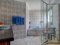 Main Bathroom of property in Willow Acres Estate