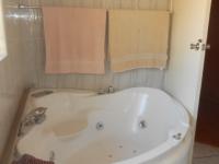 Main Bathroom - 9 square meters of property in Birchleigh North