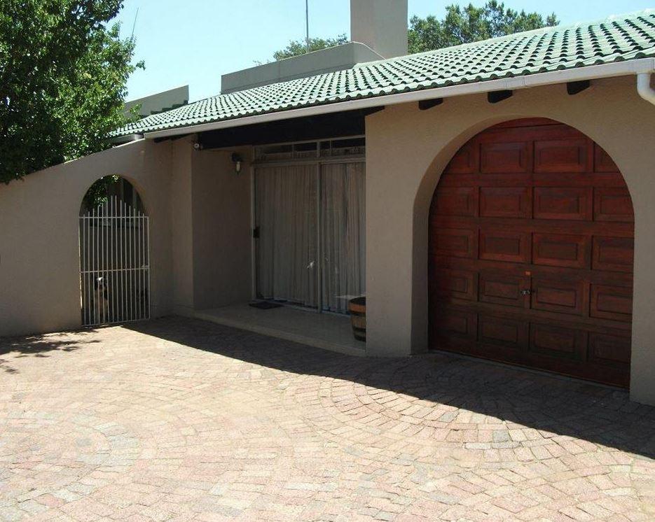 4 Bedroom House for Sale For Sale in Secunda - Home Sell - MR140689
