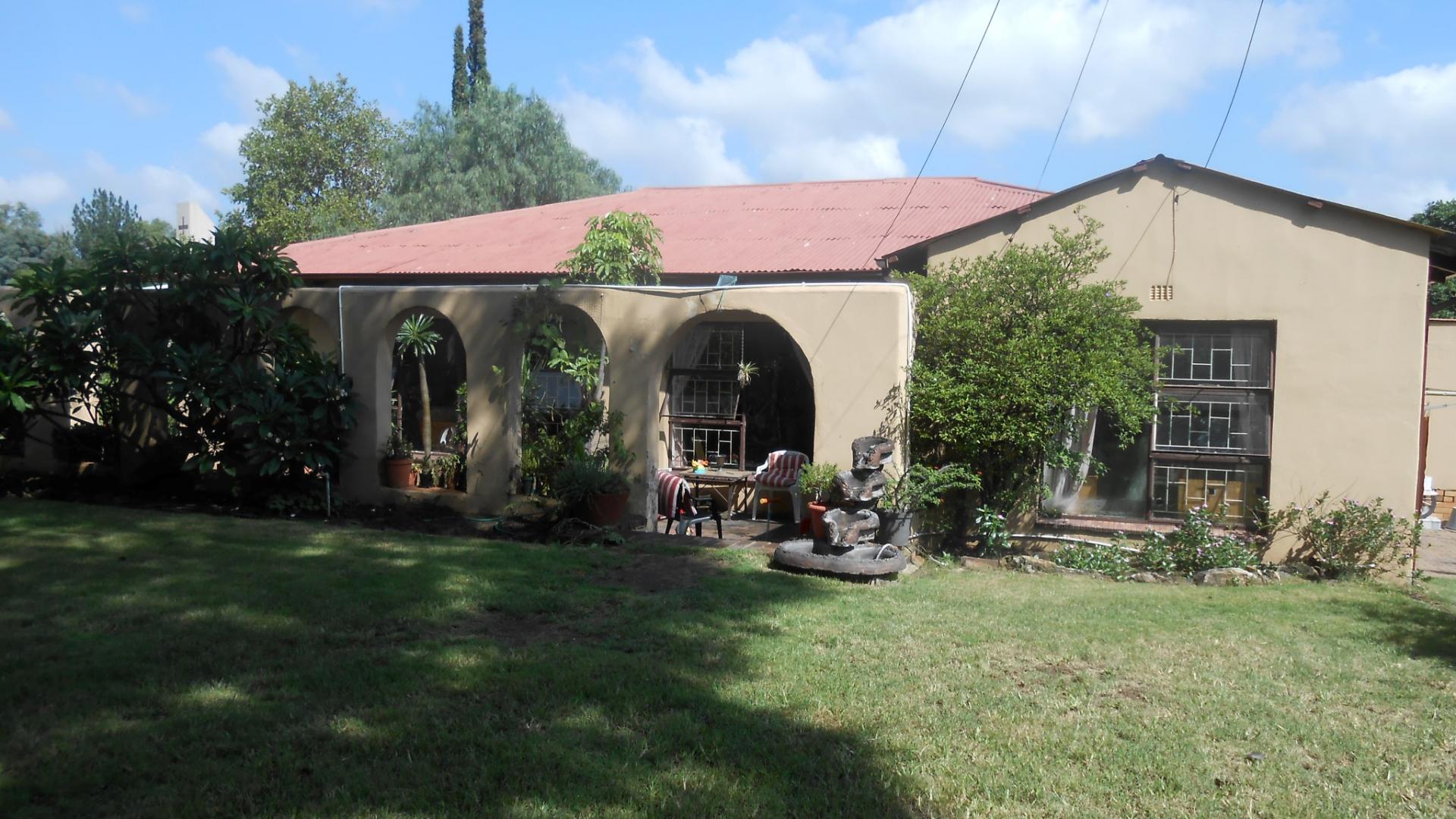 Front View of property in Ruimsig