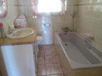 Bathroom 1 - 7 square meters of property in Vereeniging