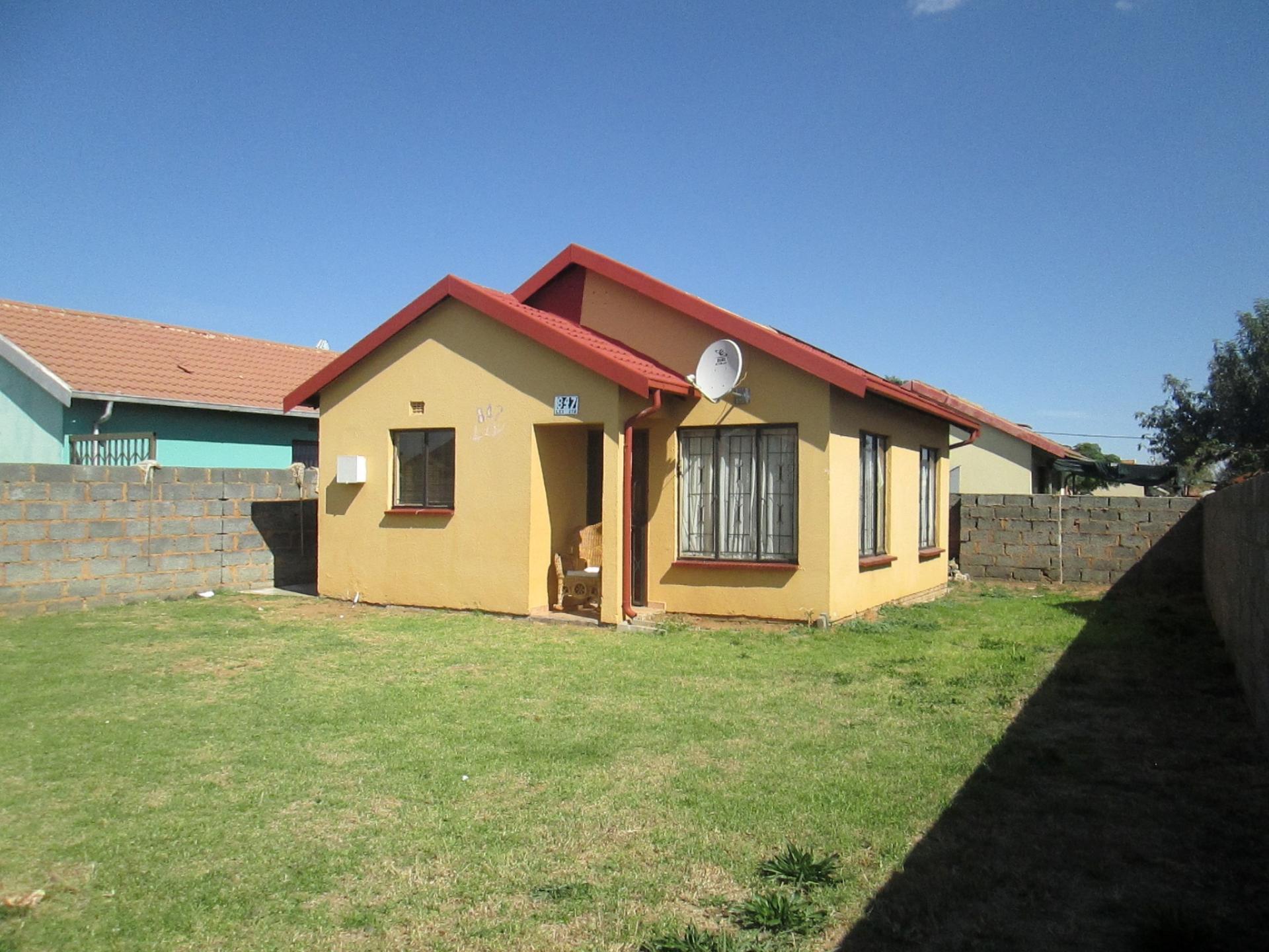 Front View of property in Klippoortjie AH