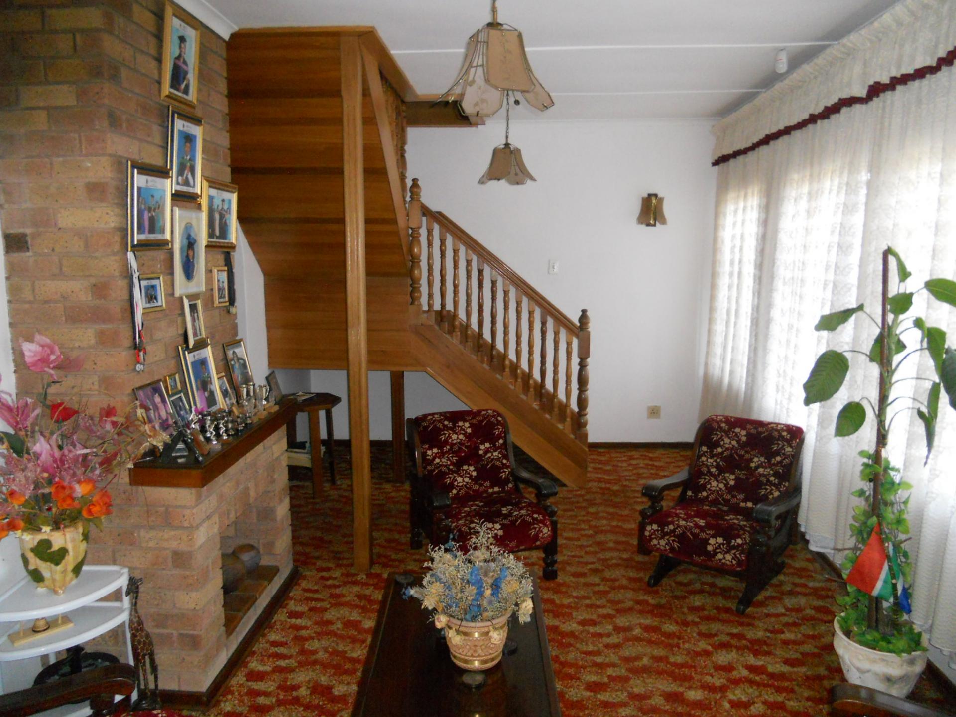 Lounges - 21 square meters of property in Belfort