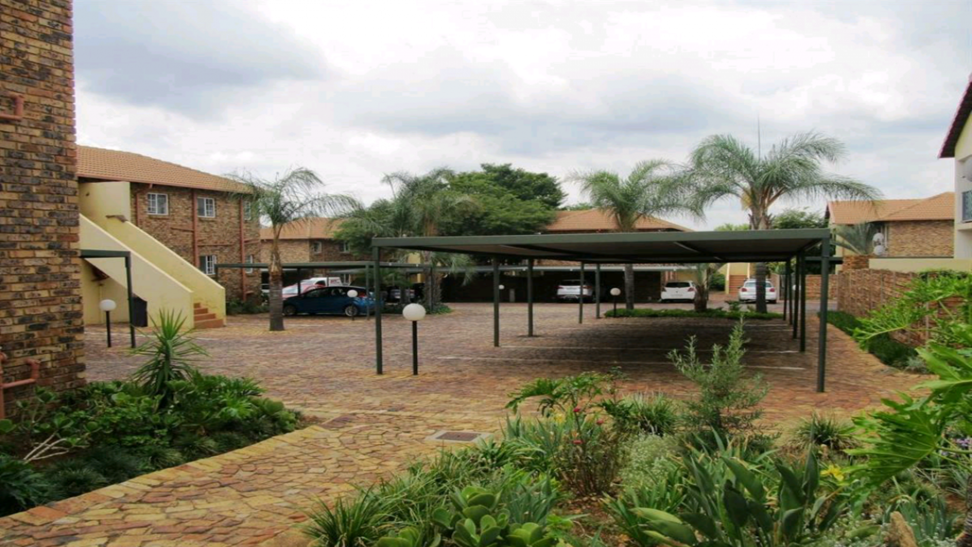 Front View of property in Highveld