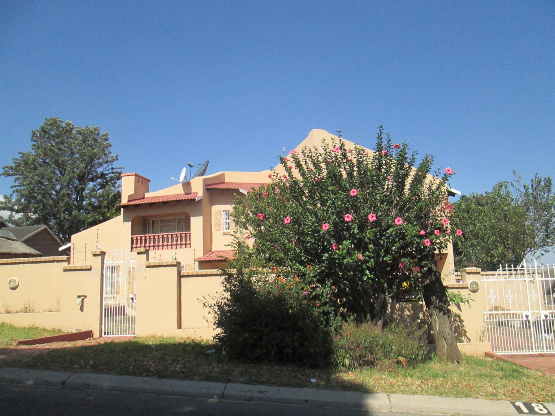 Front View of property in Mulbarton