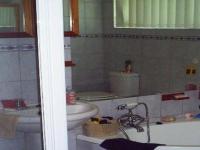 Bathroom 1 - 16 square meters of property in Parys