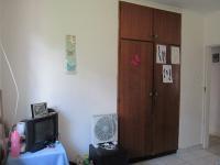 Bed Room 1 - 14 square meters of property in Bardene