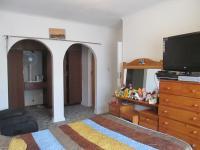 Main Bedroom - 21 square meters of property in Bardene