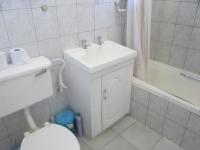 Main Bathroom - 5 square meters of property in Bardene