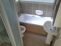 Bathroom 1 of property in Mooikloof Ridge