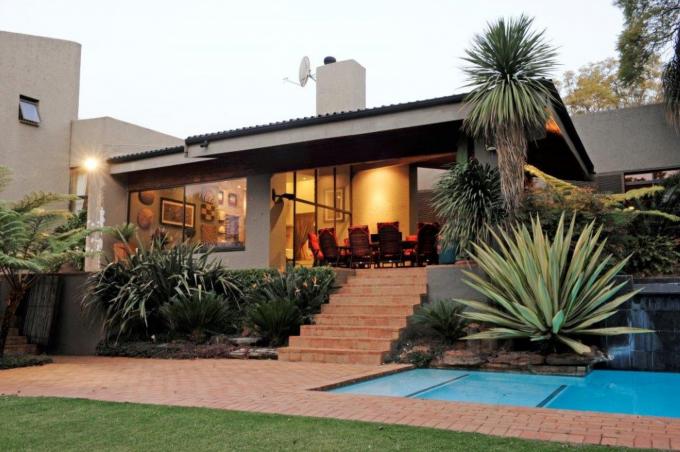 5 Bedroom House for Sale For Sale in Northcliff - Private Sale - MR141292