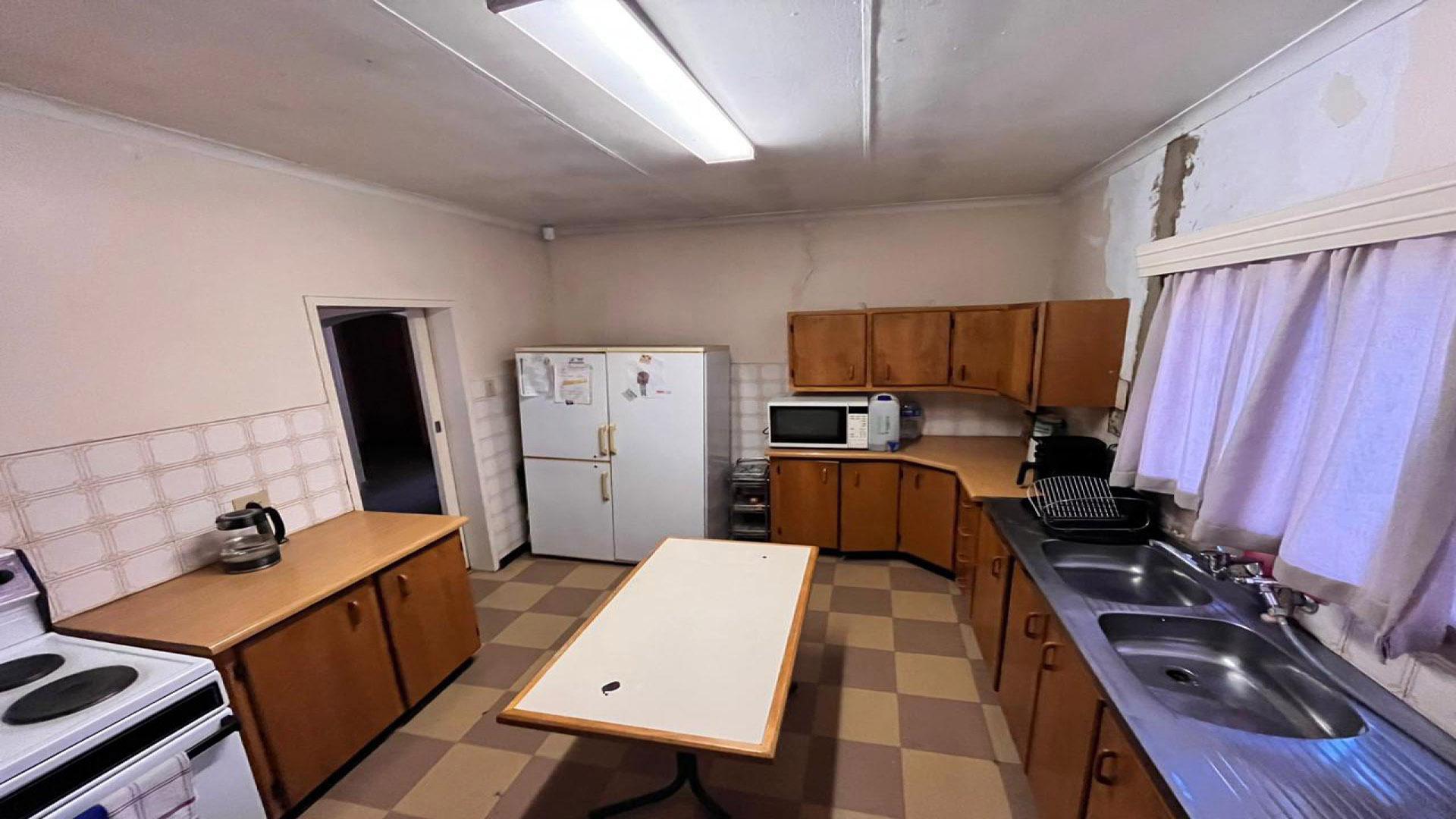 Kitchen - 14 square meters of property in Roodia