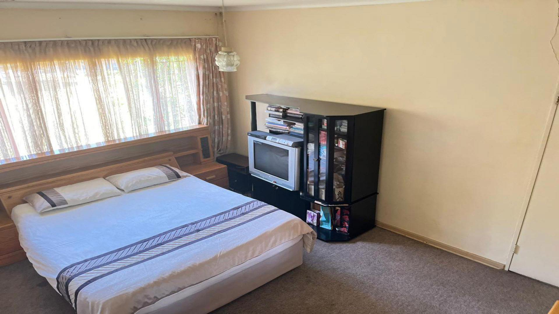 Bed Room 2 - 11 square meters of property in Roodia