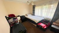 Bed Room 1 - 12 square meters of property in Roodia
