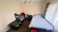 Bed Room 1 - 12 square meters of property in Roodia