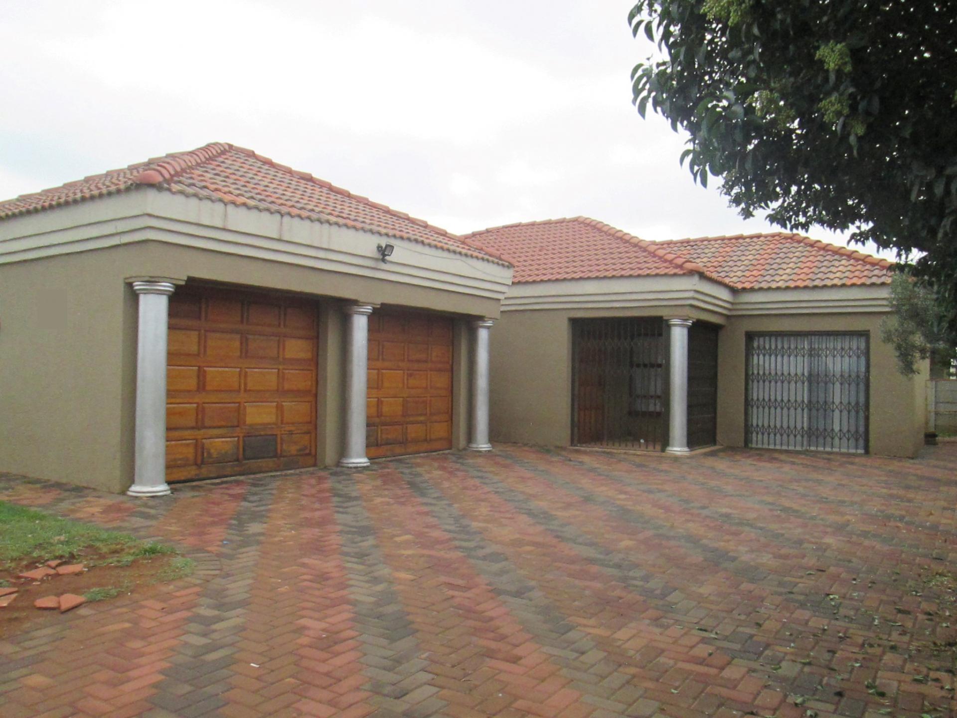 3 Bedroom House  for Sale For Sale in Unitas Park Private 