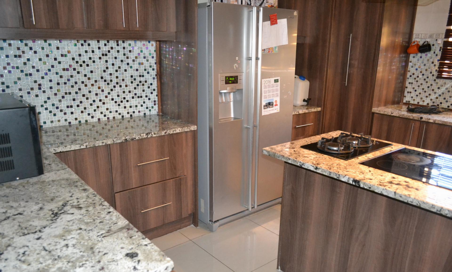 Kitchen - 26 square meters of property in Kosmosdal
