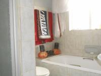 Main Bathroom - 5 square meters of property in Geelhoutpark