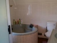 Main Bathroom - 8 square meters of property in Meer En See