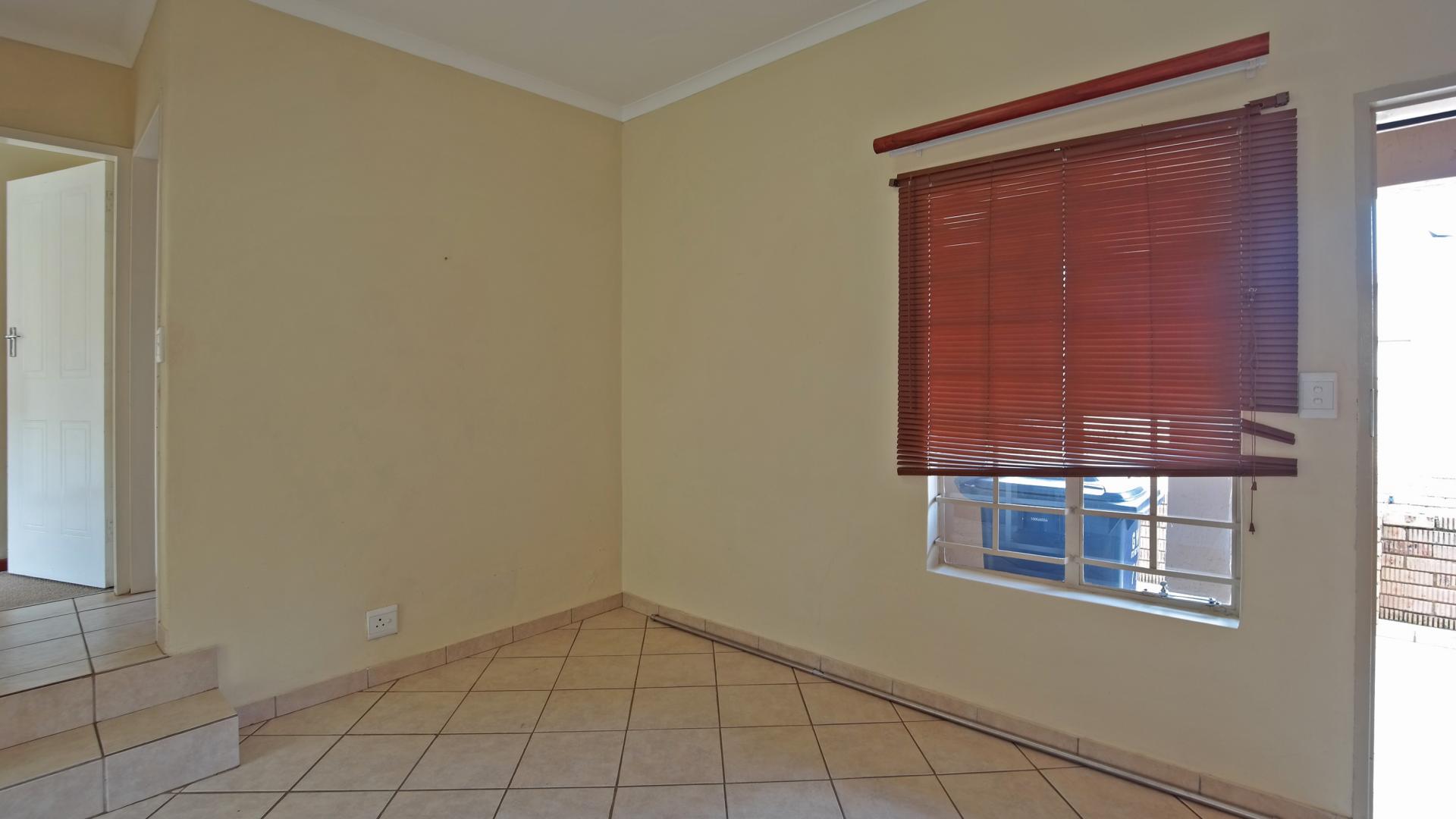 Dining Room - 15 square meters of property in The Wilds Estate