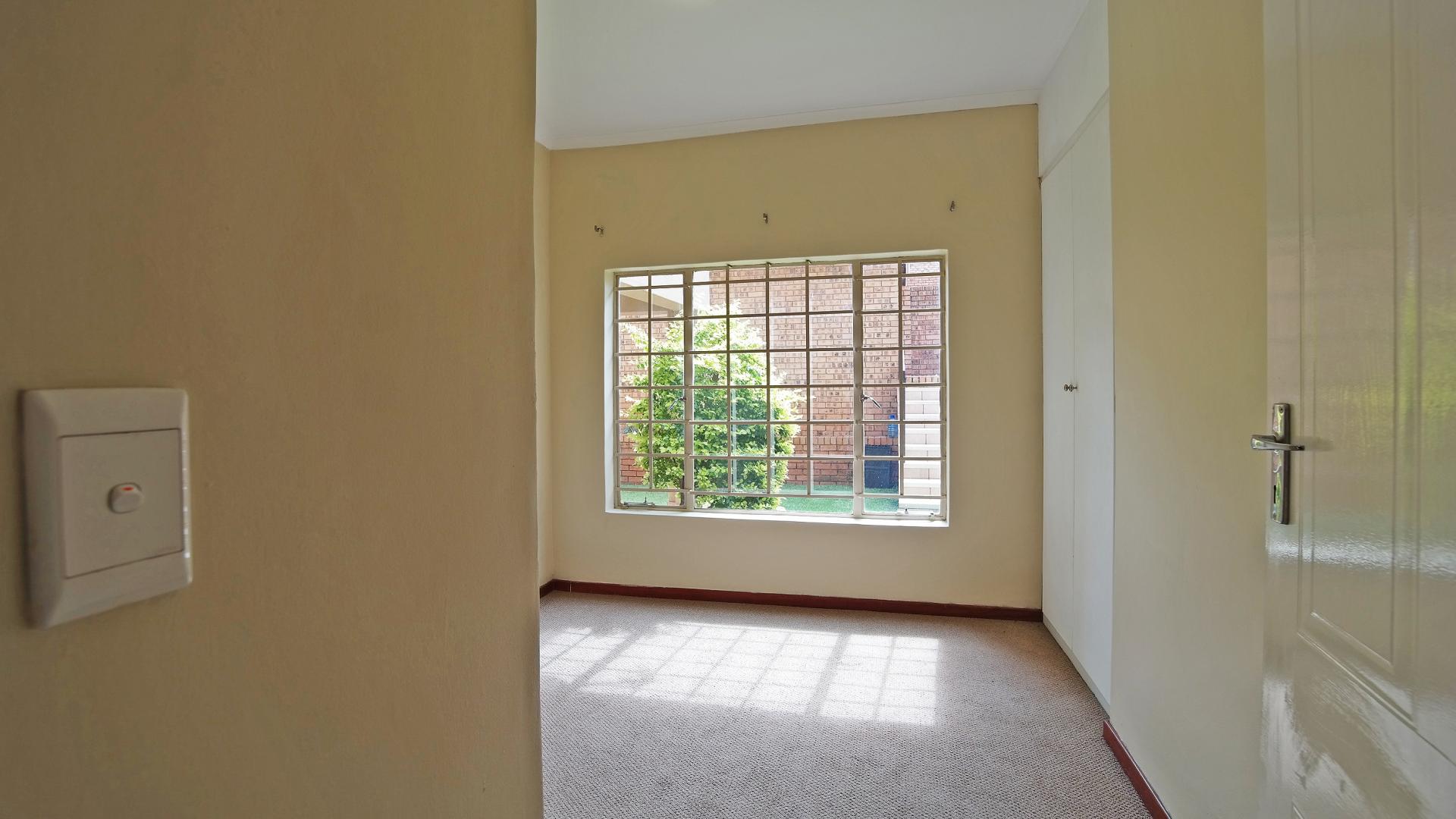 Bed Room 1 - 9 square meters of property in The Wilds Estate