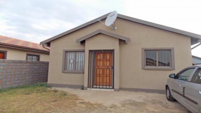 2 Bedroom House for Sale For Sale in Klippoortjie AH - Private Sale - MR141730