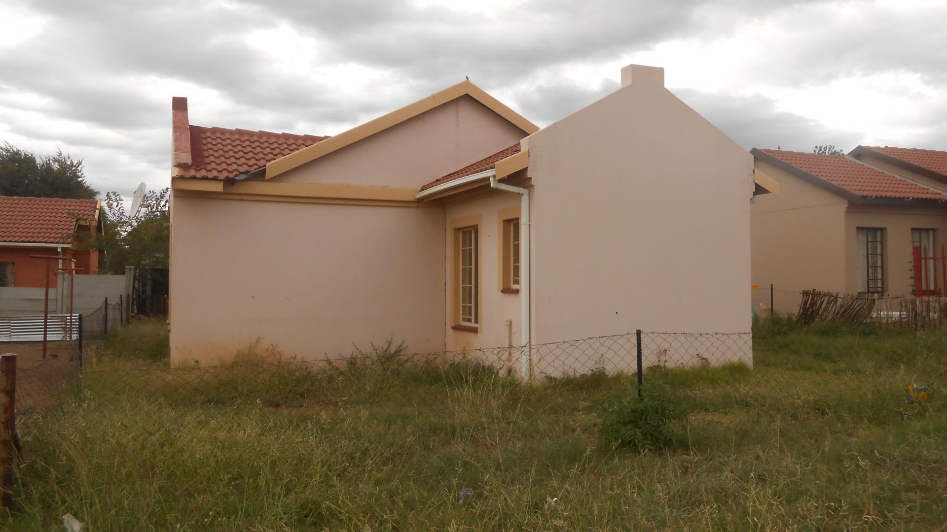 Front View of property in Rustenburg