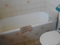 Staff Bathroom - 6 square meters of property in Randfontein
