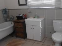 Main Bathroom - 13 square meters of property in Westonaria