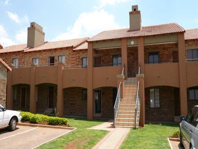 2 Bedroom Simplex for Sale For Sale in Mooikloof - Home Sell - MR14178