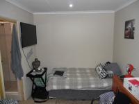 Bed Room 4 - 8 square meters of property in Umtentweni