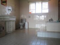 Main Bathroom - 32 square meters of property in Vanderbijlpark