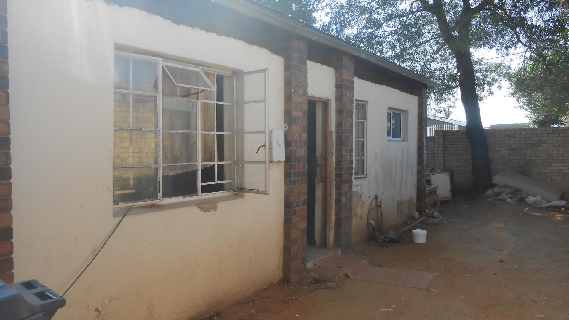 Front View of property in West Turffontein