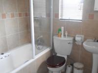 Bathroom 1 - 4 square meters of property in Noordhang