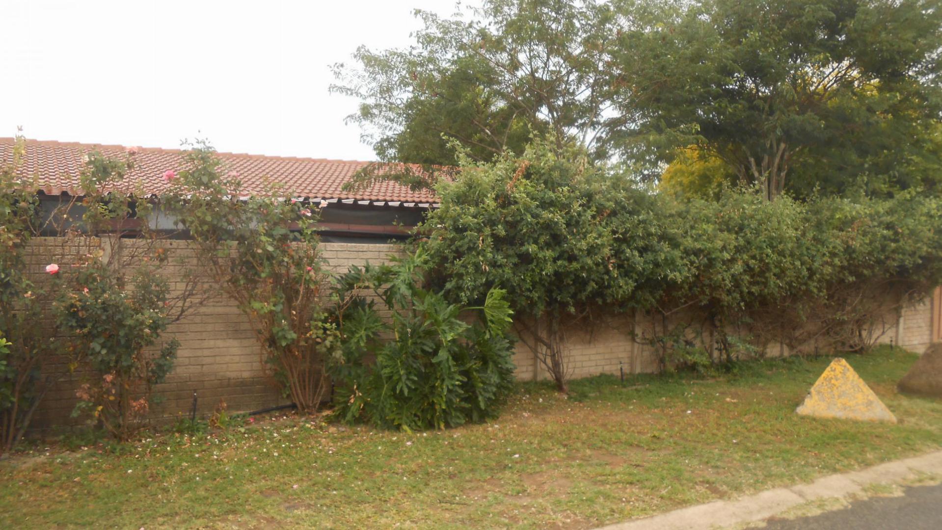 Front View of property in Waterval East