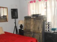 Bed Room 1 - 10 square meters of property in Waterval East