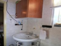 Main Bathroom - 4 square meters of property in Waterval East