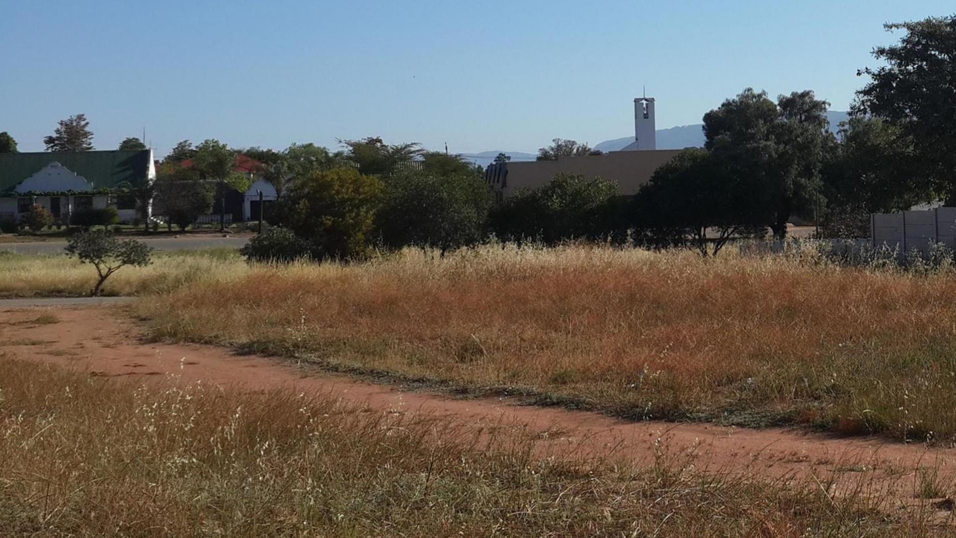 Front View of property in Eendekuil