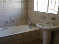 Main Bathroom - 13 square meters of property in Falcon Ridge