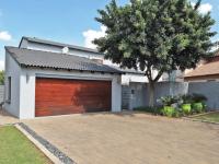 Front View of property in Silver Lakes Golf Estate